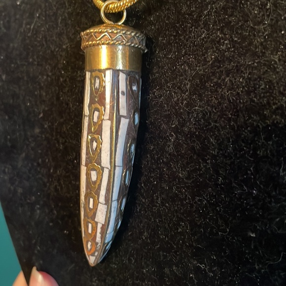 Tribal claw horn inlay necklace - Picture 3 of 4